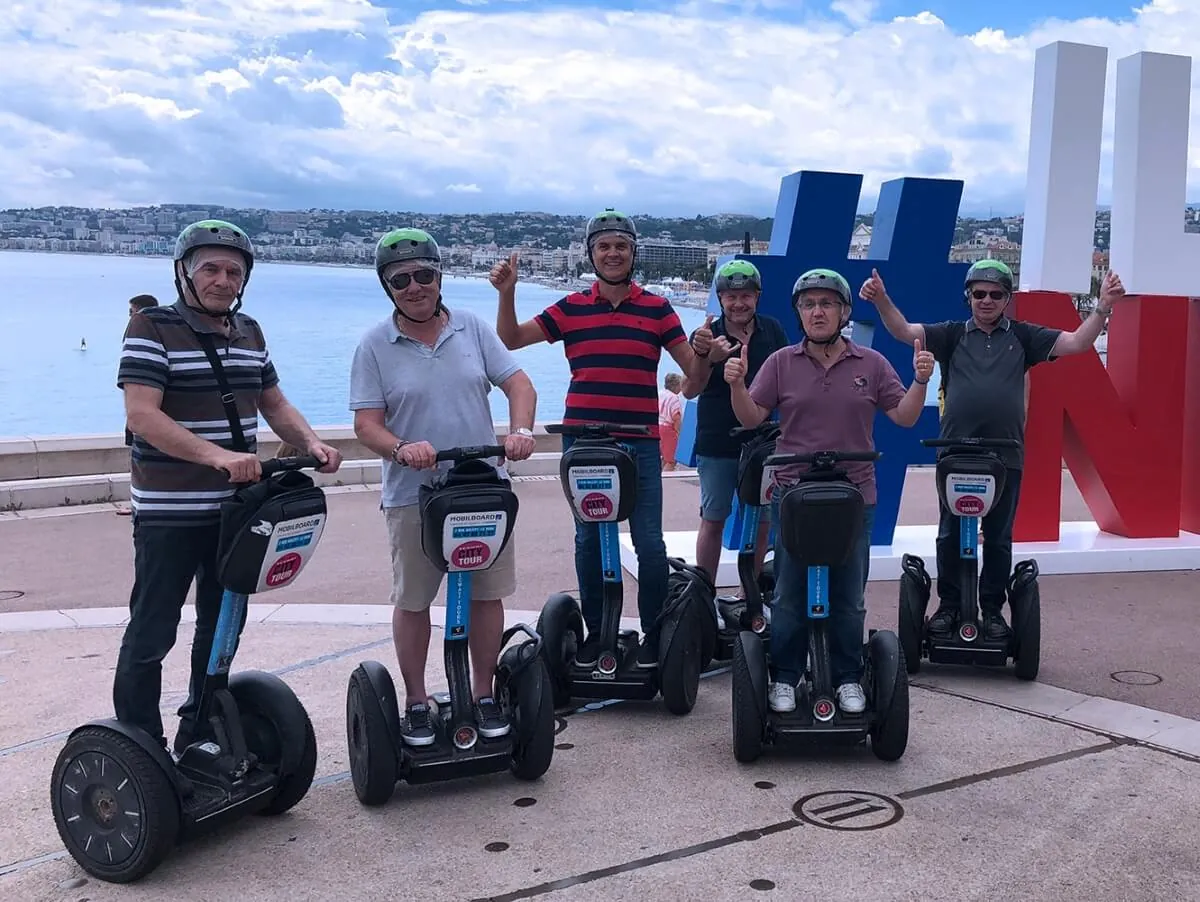 Les membres de VDN en Segway dans le Vieux Nice