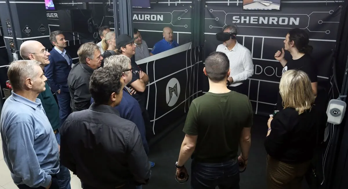Séance de réalité virtuelle pendant le séminaire VDN à Paris