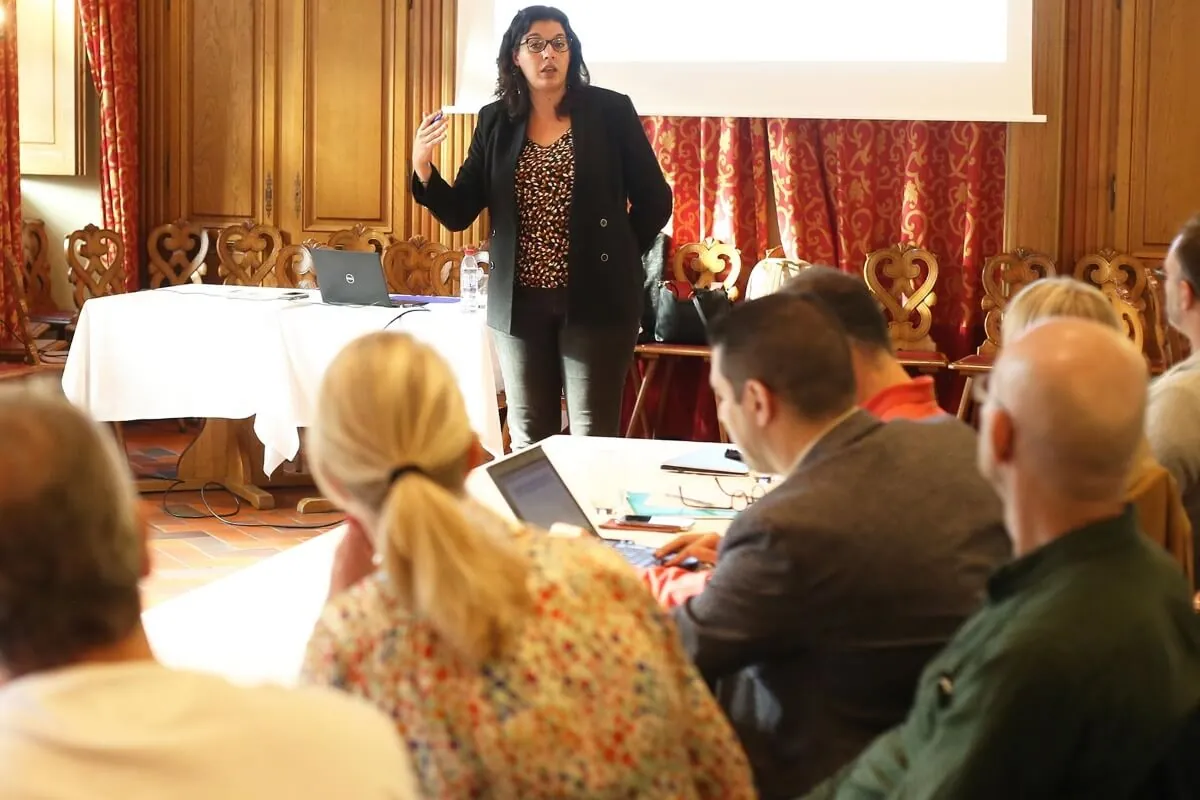 Intervention de Neila Hamadache, déléguée à la formation de Syntec Numérique